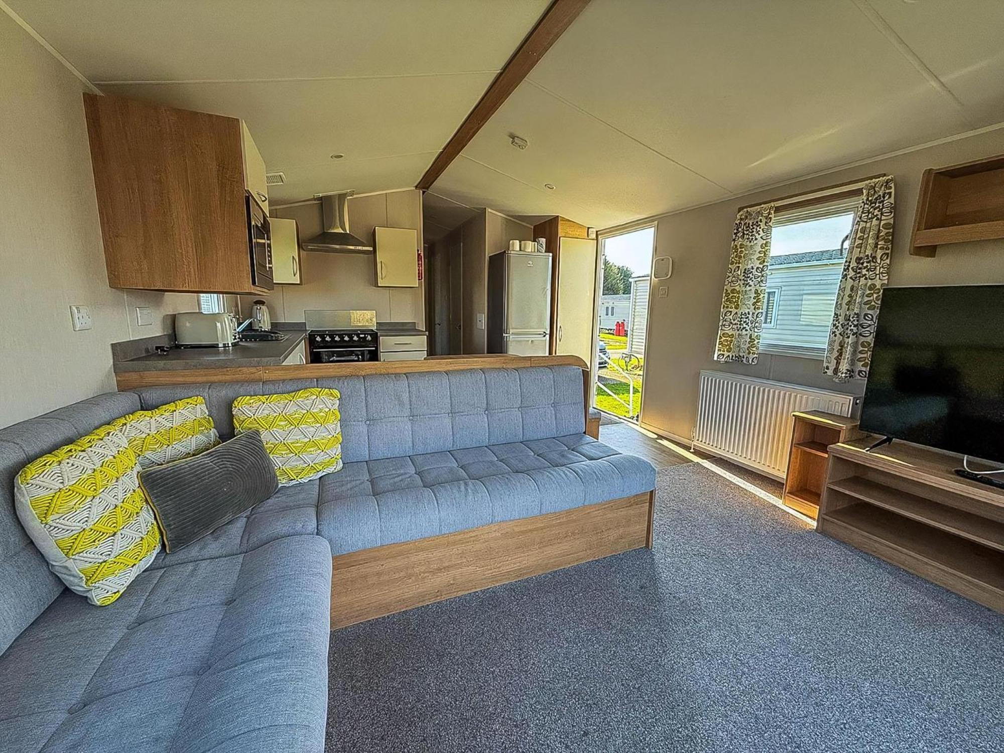 Lovely 8 Berth Caravan In Southview Holiday Park, Ref 33042Tc Skegness Exterior photo